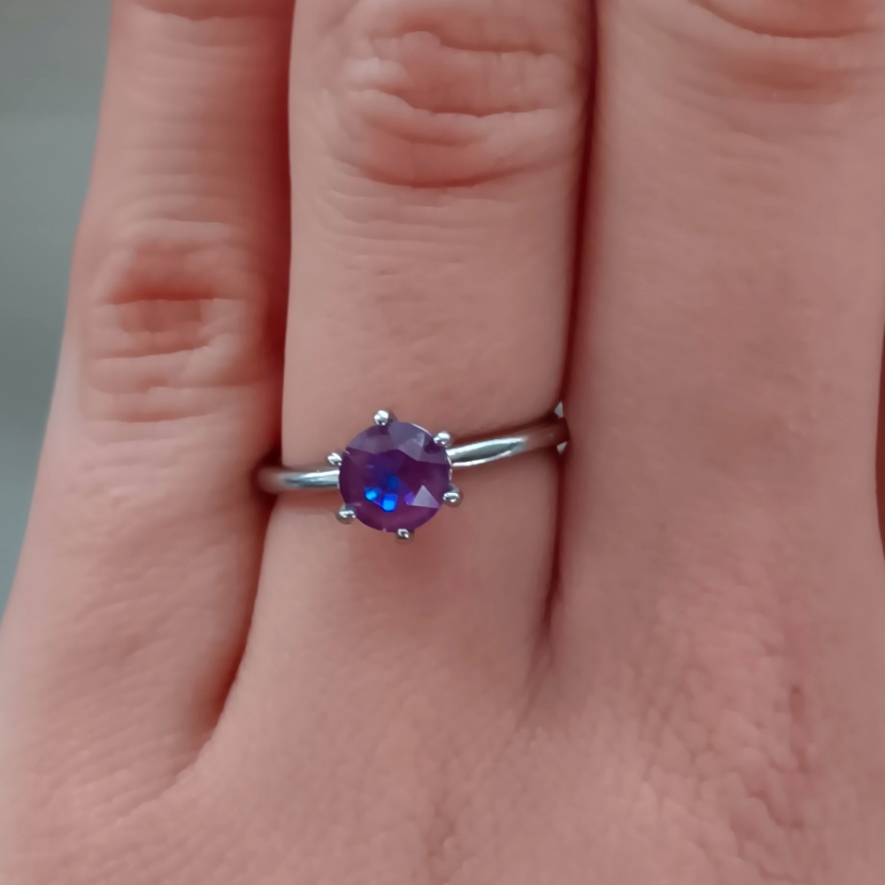 Beautiful Purple Amethyst Ring (Size 7) - Picture 2 of 2